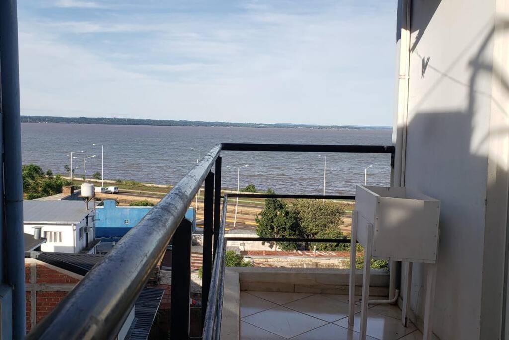 Hermoso Departamento Con Vista Al Rio Y Parrilla Appartamento Posadas Esterno foto